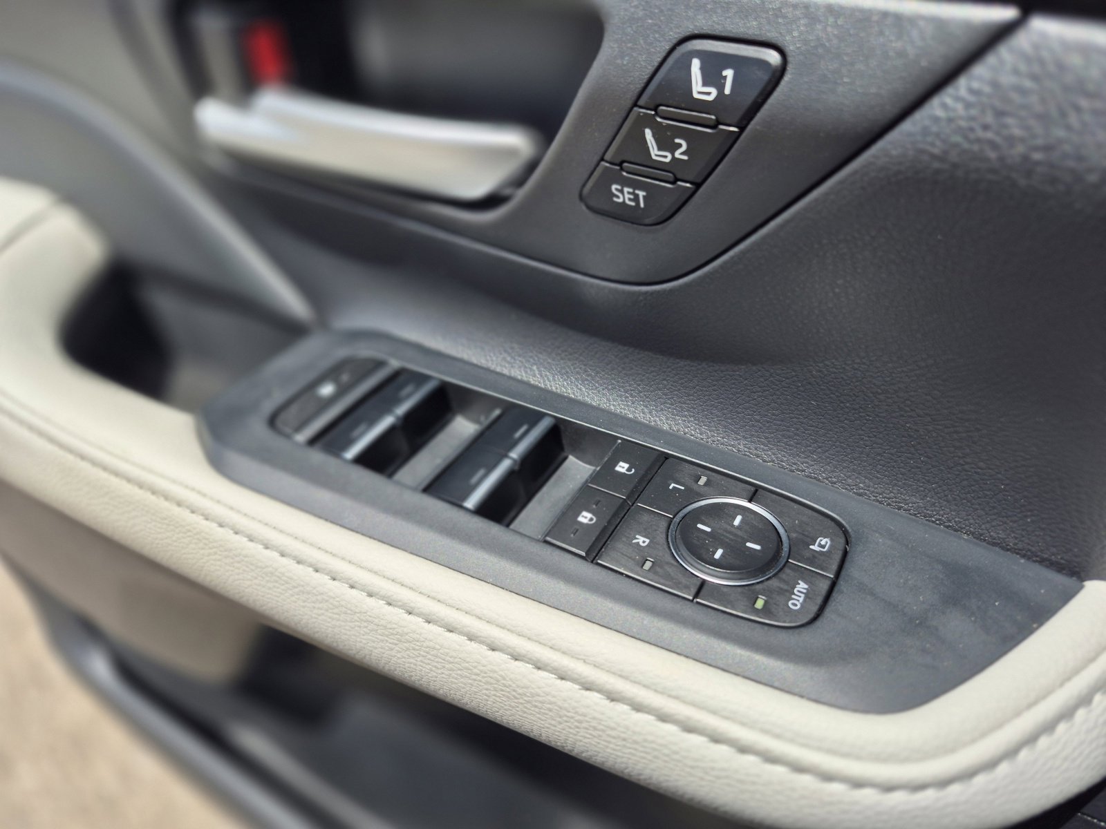 Used 2025 Toyota Grand Highlander AWD Hybrid image 13