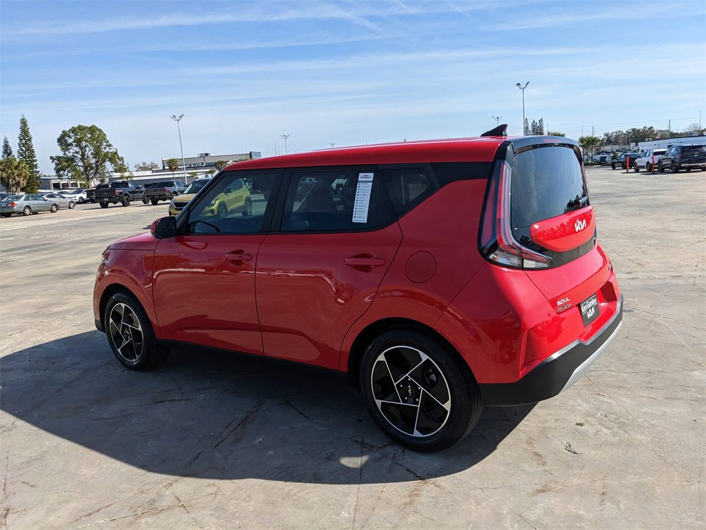 Certified 2023 Kia Soul EX image 6