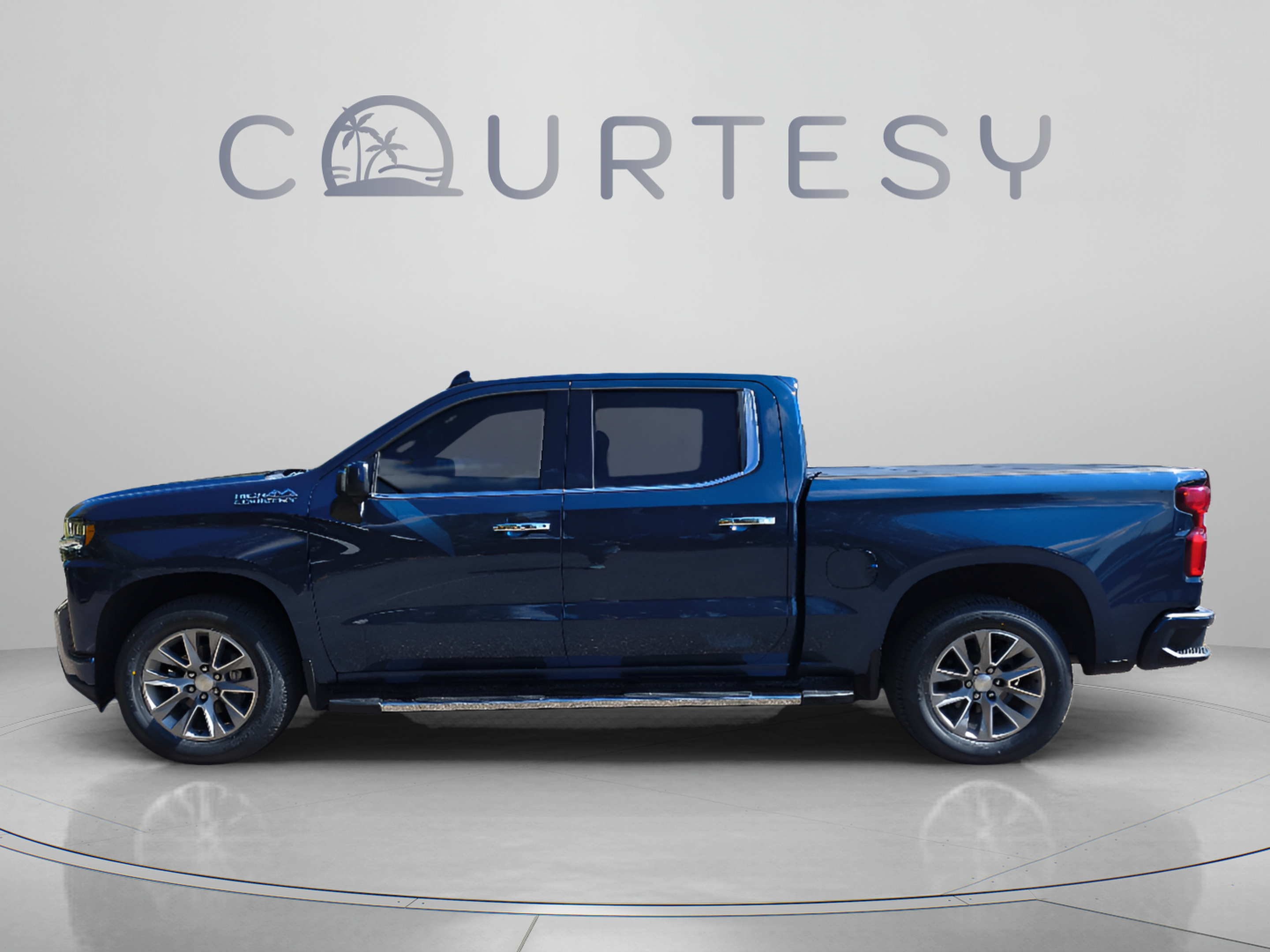 Used 2021 Chevrolet Silverado 1500 High Country w/ Z71 Off-Road Package AWD/4WD image 2