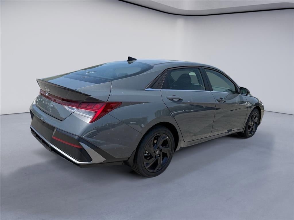 New 2026 Hyundai Elantra SEL Sport FWD image 5