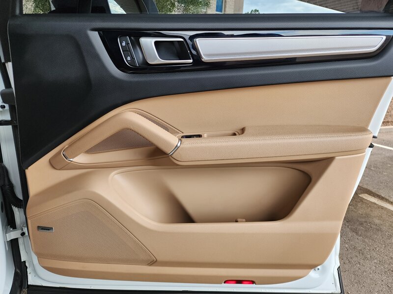 Used 2022 Porsche Cayenne Platinum Edition AWD/4WD image 60