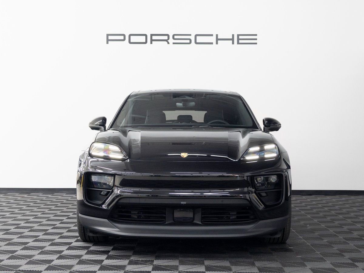 New 2025 Porsche Macan 4S Electric image 10