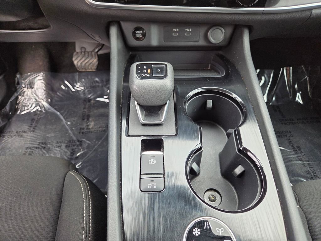 Used 2024 Nissan Rogue S image 25