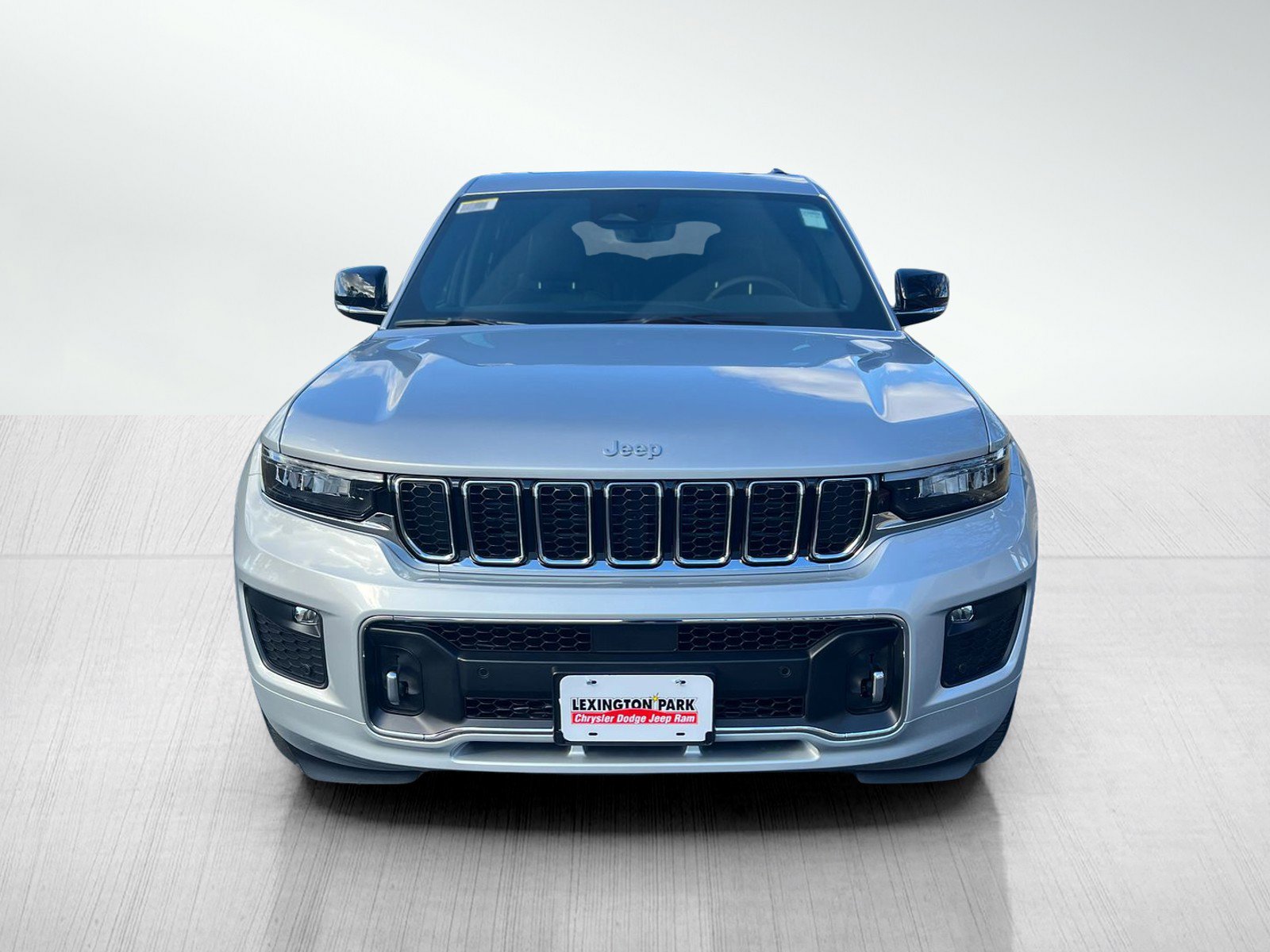 New 2025 Jeep Grand Cherokee L Overland w/ Luxury Tech Group IV image 5