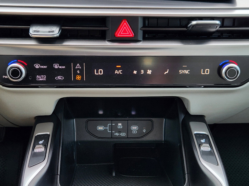 New 2025 Kia Sorento S w/ Panoramic Sunroof Package image 15