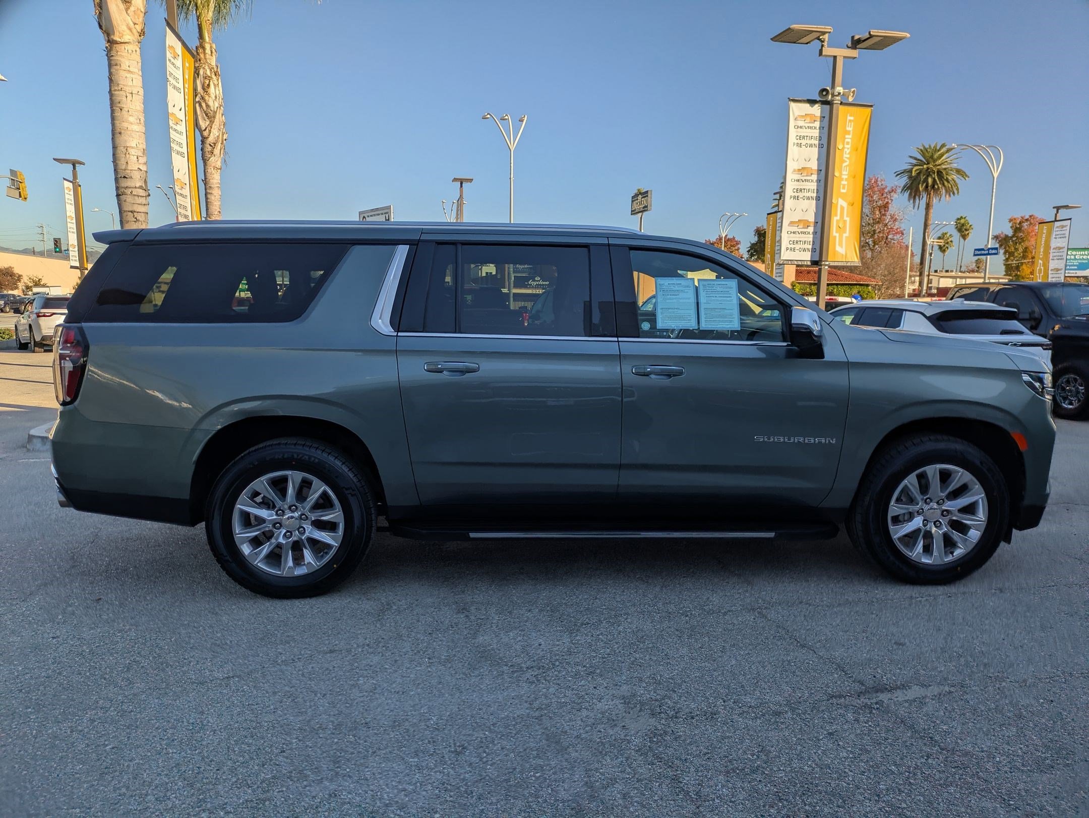 Certified 2023 Chevrolet Suburban Premier image 4