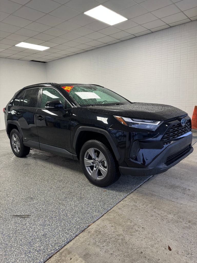 Used 2023 Toyota RAV4 XLE image 9
