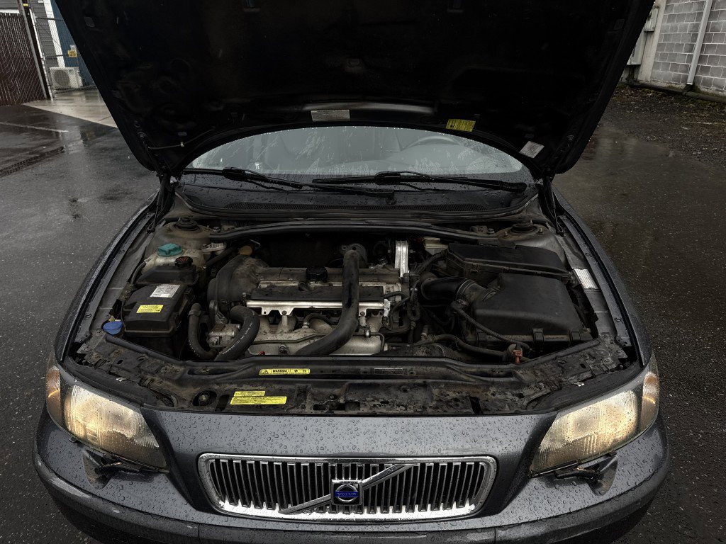 Used 2004 Volvo V70 2.5T FWD image 34