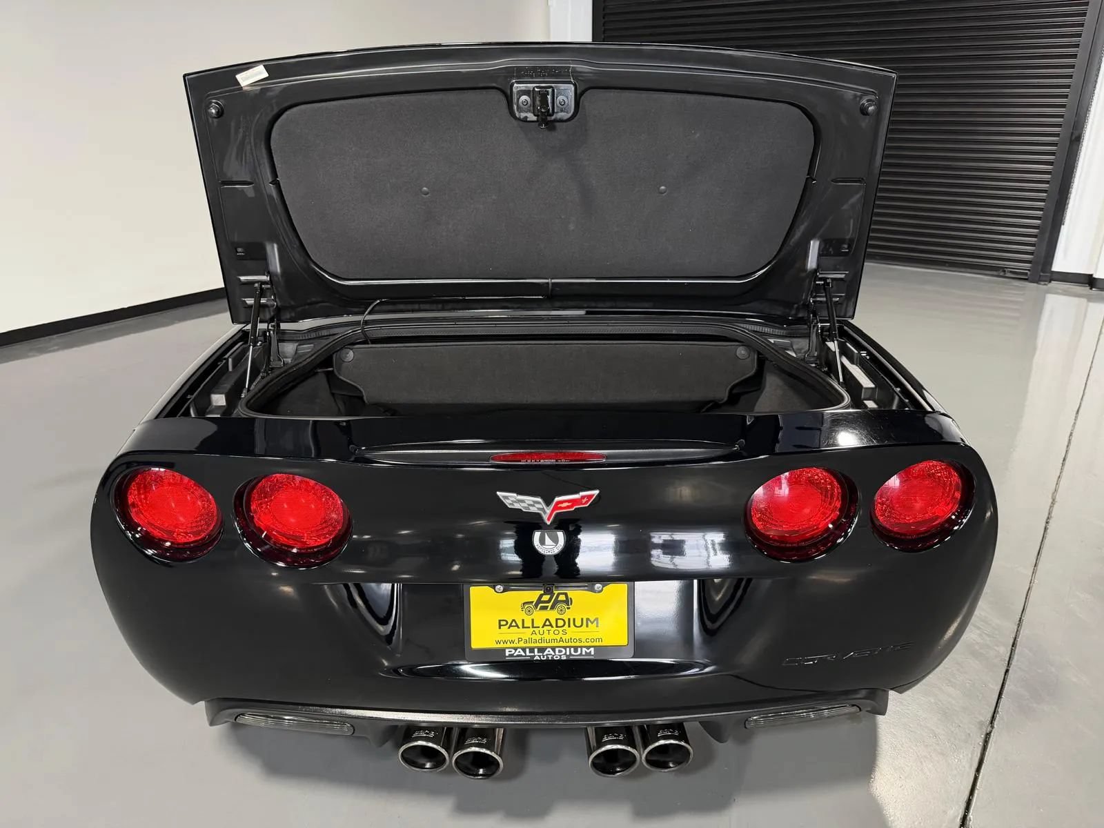 Used 2005 Chevrolet Corvette Convertible w/ Preferred Equipment Group RWD image 12