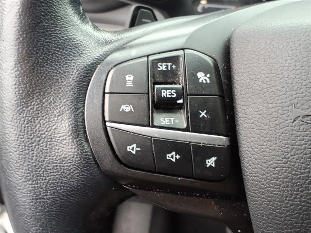 Used 2020 Ford Explorer XLT w/ Equipment Group 202A image 30