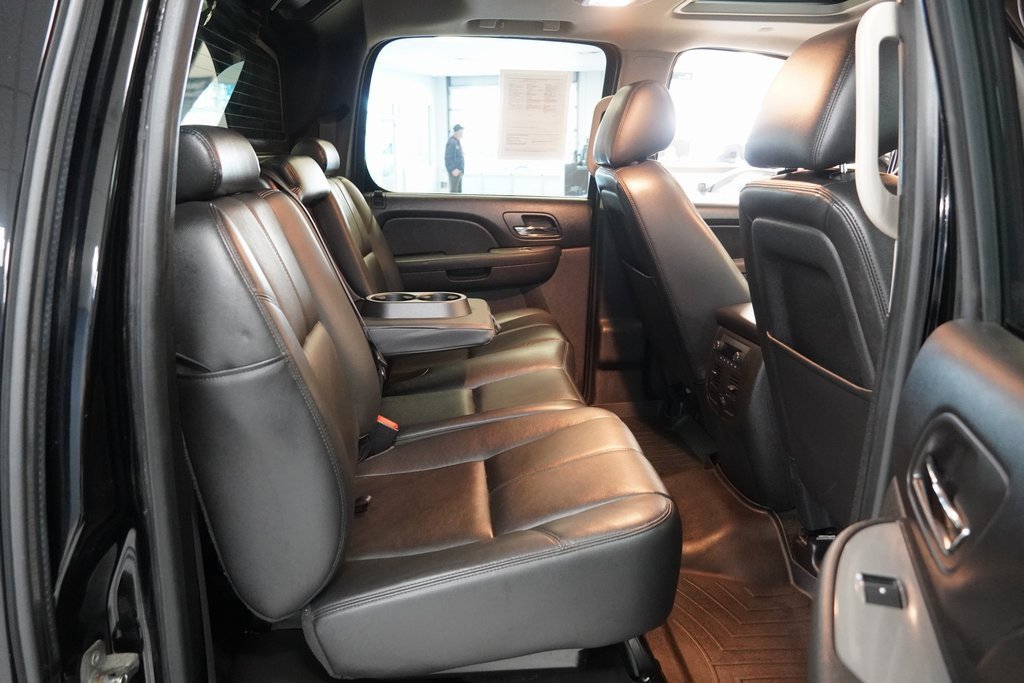 Used 2013 Chevrolet Avalanche LT w/ Suspension Package, Off-Road image 30