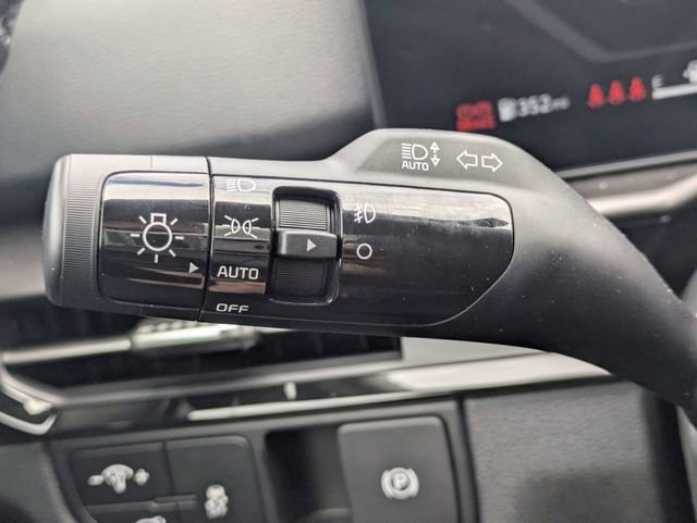 New 2026 Kia Carnival EX FWD image 27