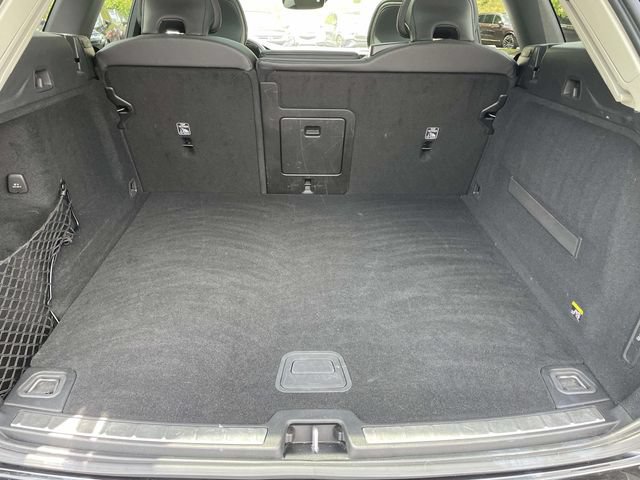 Used 2019 Volvo XC60 T6 Momentum w/ Multimedia Package AWD/4WD image 18