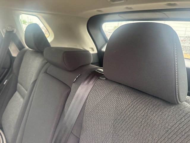 Used 2025 Nissan Rogue SV image 7