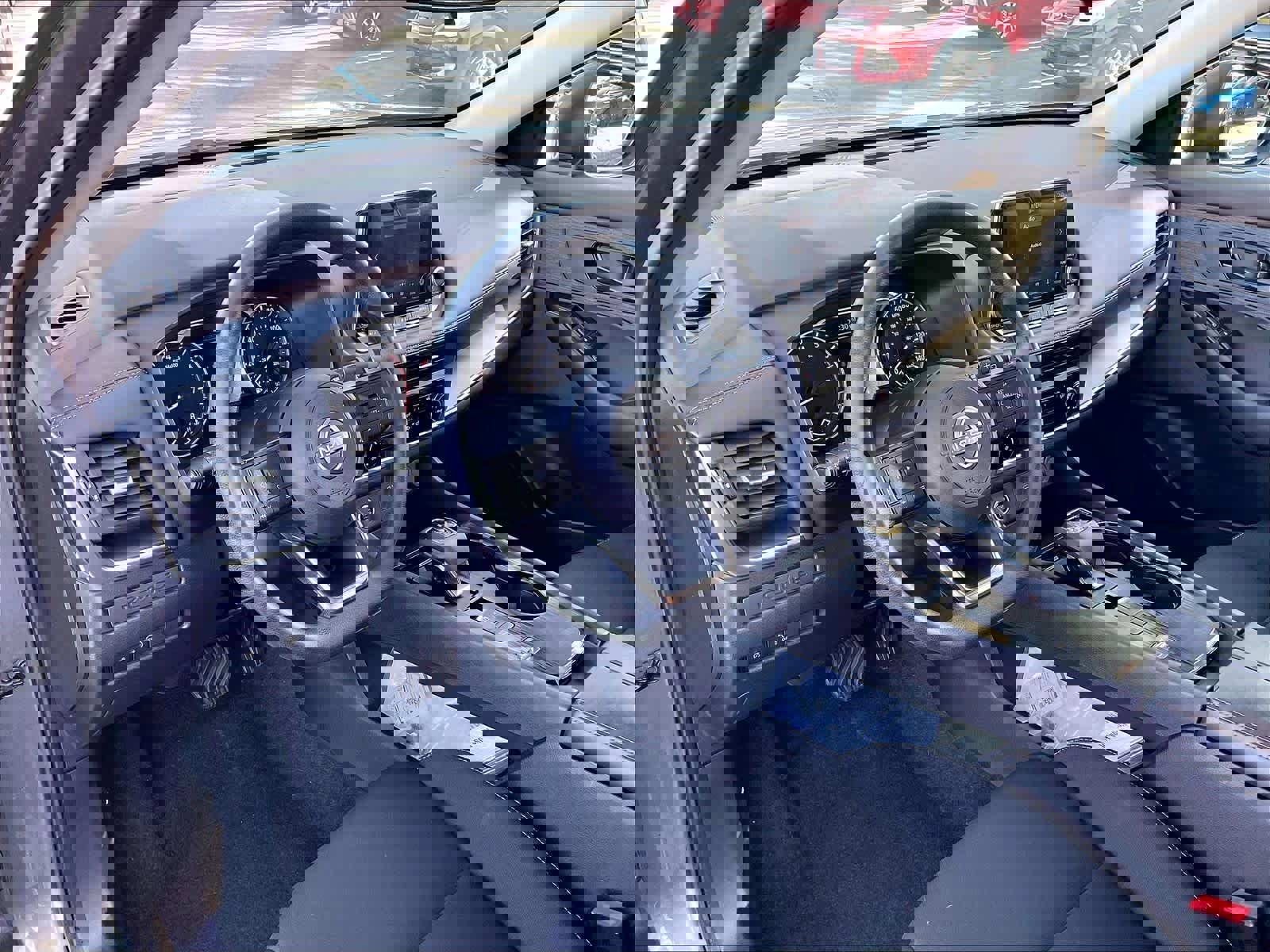 Used 2023 Nissan Rogue S image 16