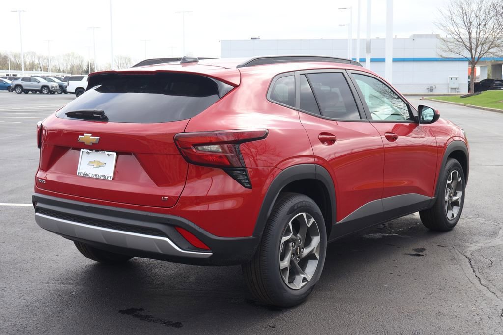 New 2026 Chevrolet Trax LT w/ Sunroof Package FWD image 8