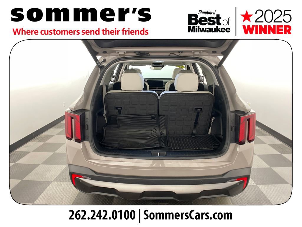 Used 2025 Kia Sorento SX AWD/4WD image 21