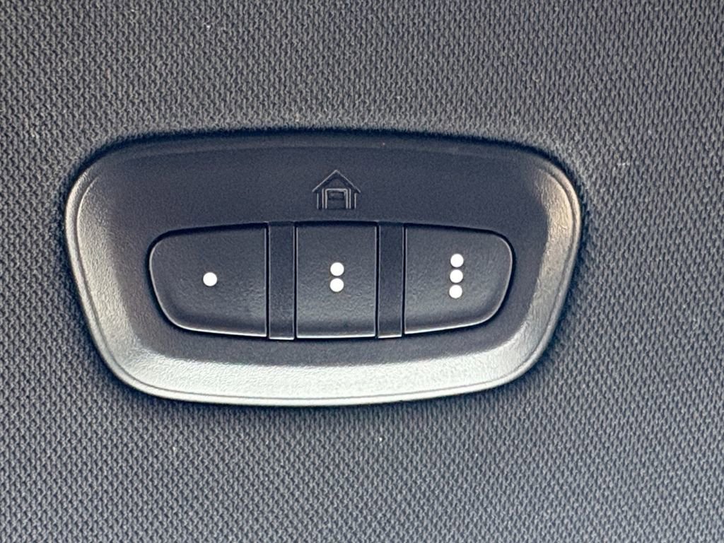 Certified 2024 Jeep Wagoneer L Series III w/ Flexible Seating Group image 25