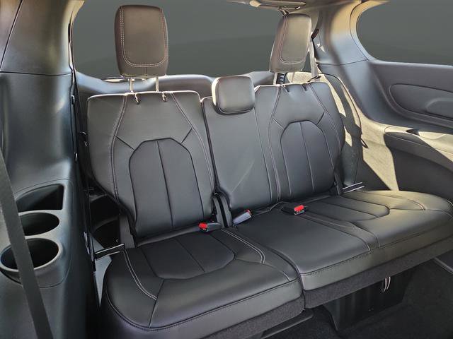 New 2026 Chrysler Pacifica Select w/ S Appearance Package FWD image 32