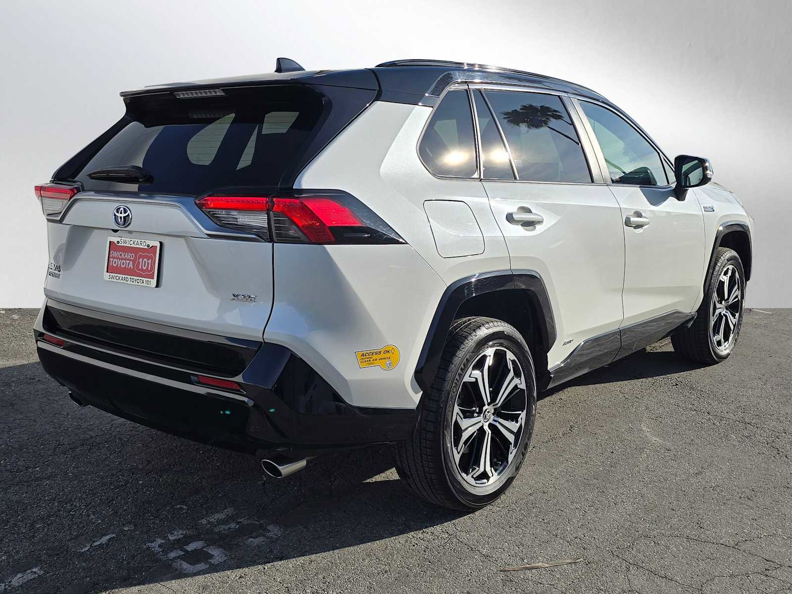 Used 2022 Toyota RAV4 XSE image 3