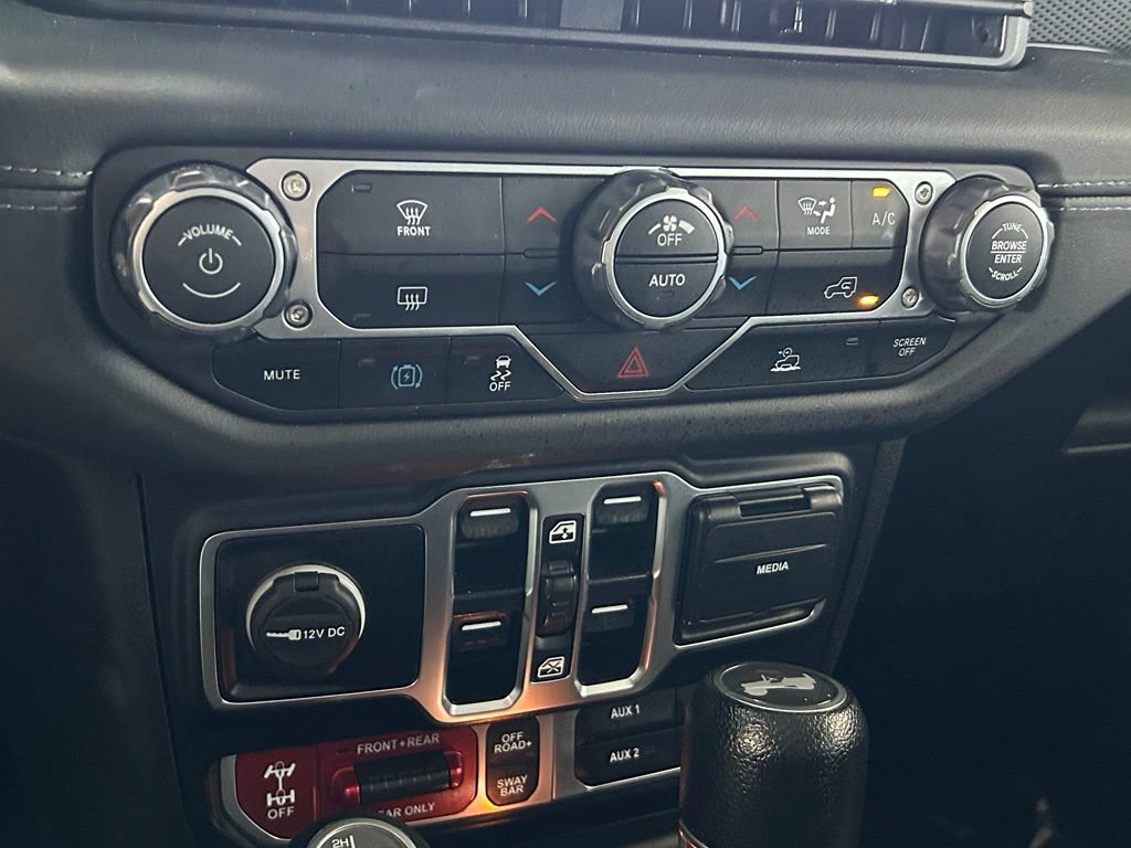 Used 2024 Jeep Wrangler Unlimited Rubicon 4xe AWD/4WD image 23