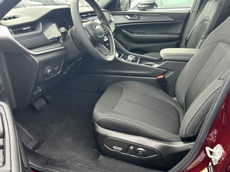 New 2025 Jeep Grand Cherokee L Laredo w/ Trailer Tow Package image 12