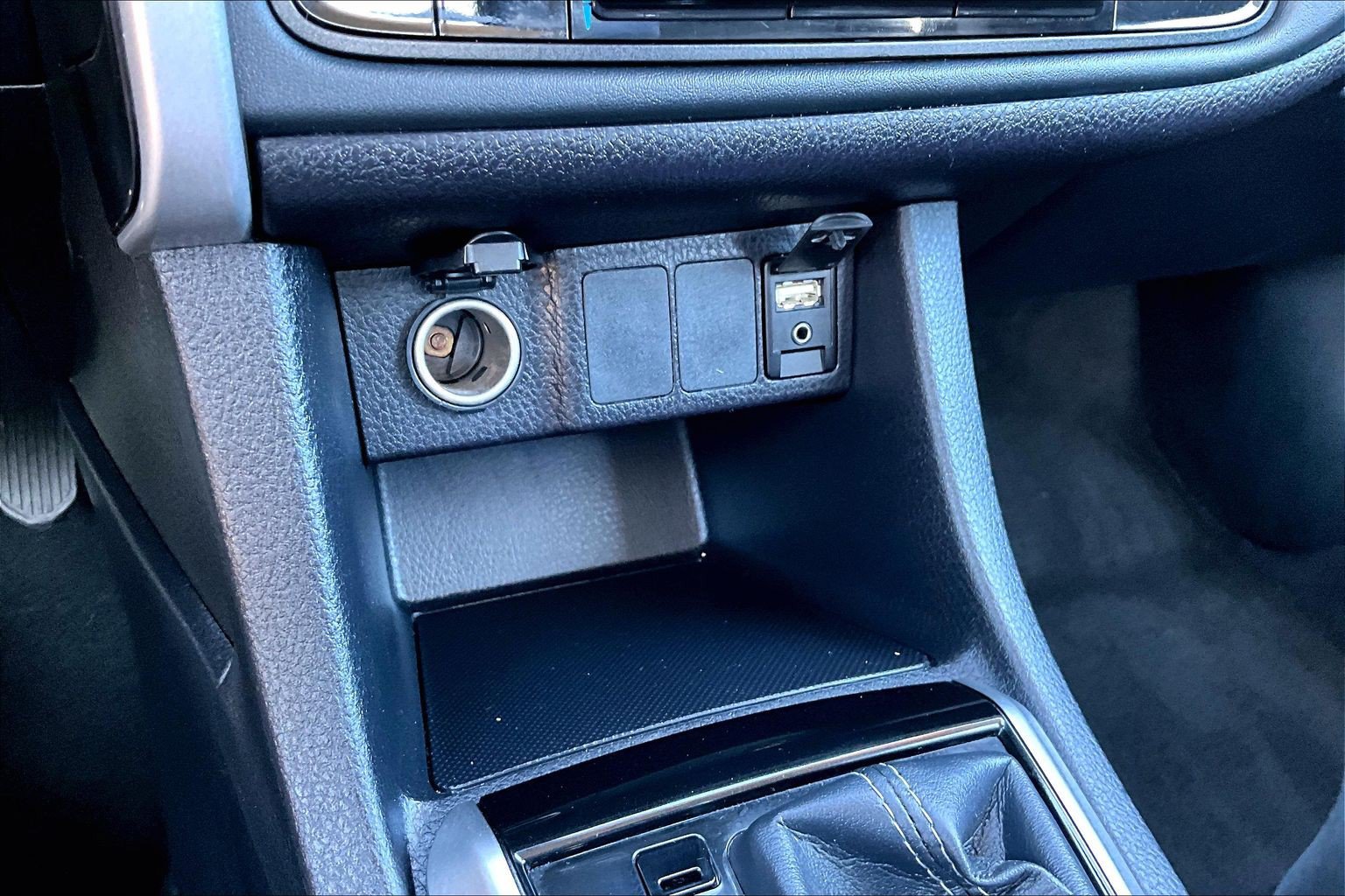 Used 2018 Toyota Corolla LE FWD image 24