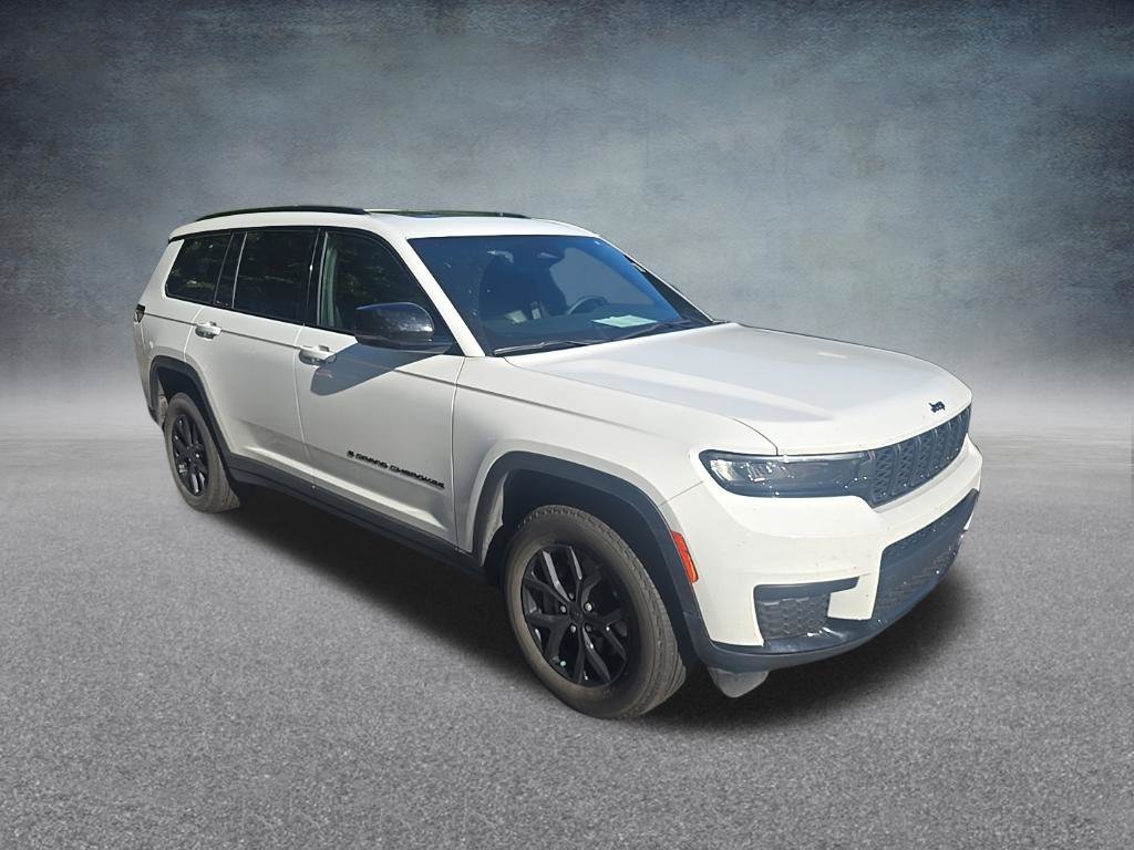 Used 2025 Jeep Grand Cherokee L Altitude AWD/4WD image 10