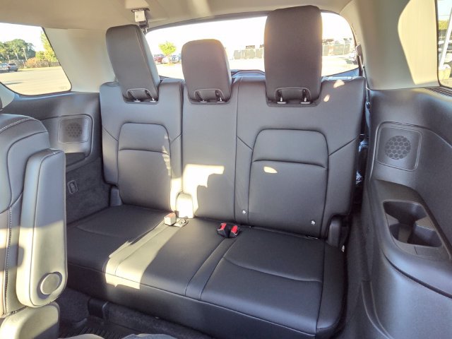 New 2026 Nissan Pathfinder Platinum FWD image 14