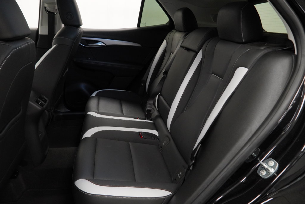 Certified 2025 Buick Envision Sport Touring AWD/4WD image 31