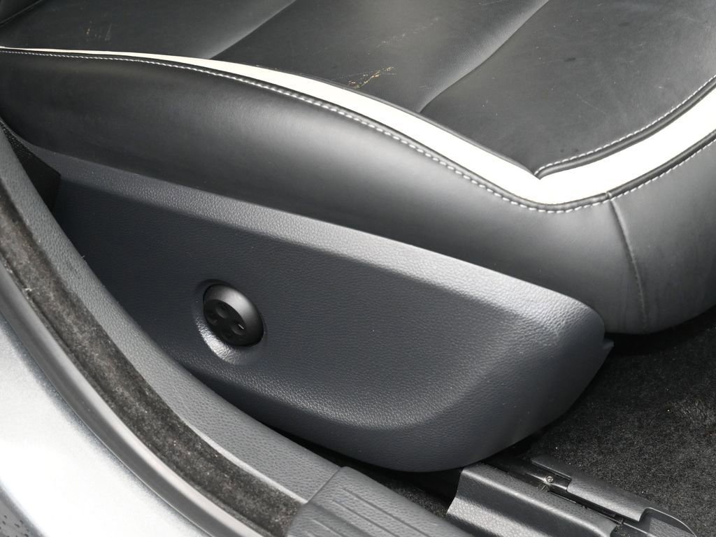 Used 2017 INFINITI QX30 Sport w/ Sport Leather Package image 42