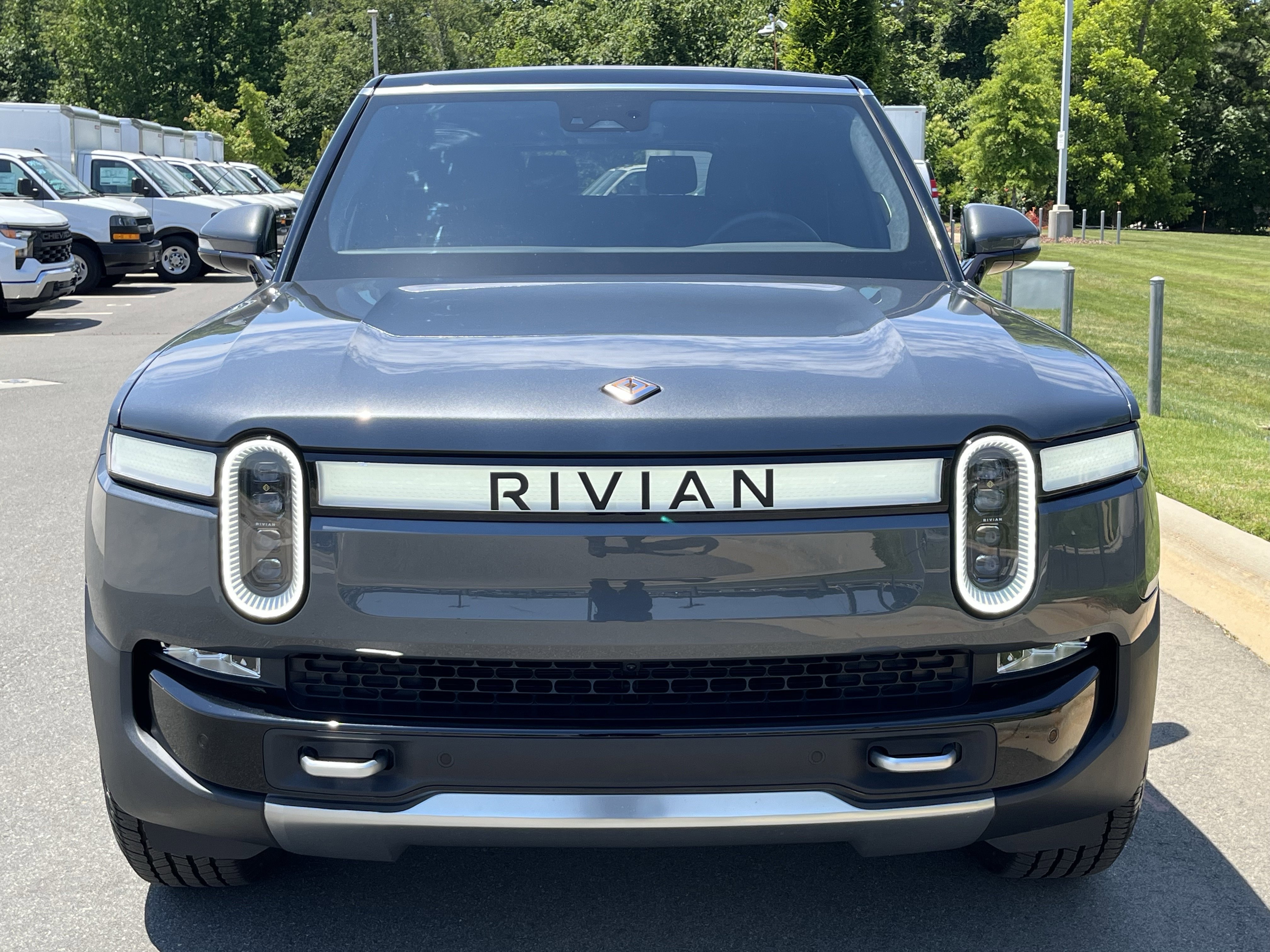 Used 2024 Rivian R1S Adventure AWD/4WD image 4