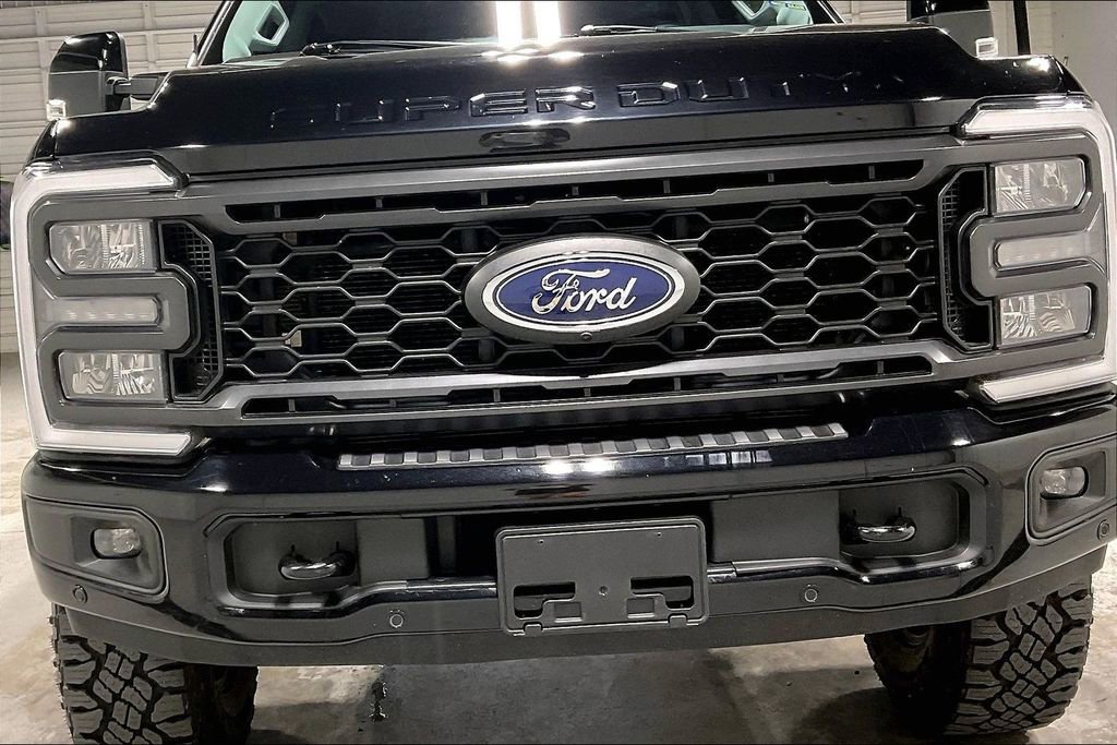 Used 2023 Ford F250 Lariat w/ Lariat Ultimate Package AWD/4WD image 37