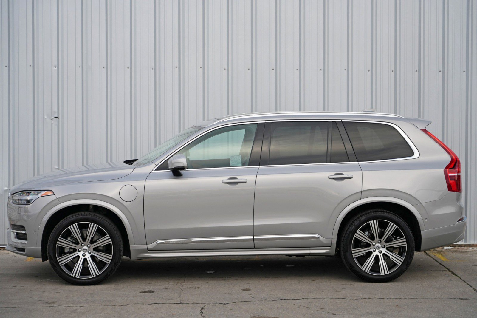 Used 2024 Volvo XC90 T8 Plus w/ Protection Package Premier image 51