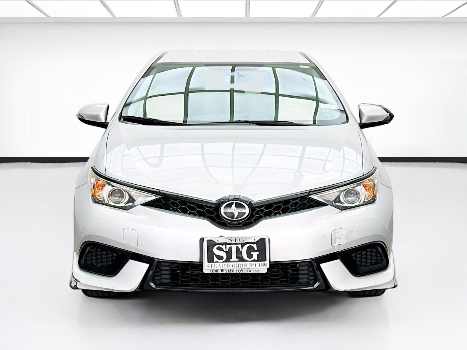 Used 2016 Scion iM FWD image 2