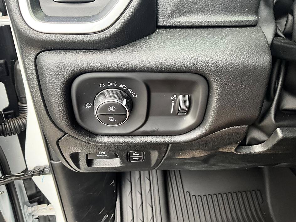 New 2026 RAM 1500 Big Horn w/ Night Edition AWD/4WD image 16