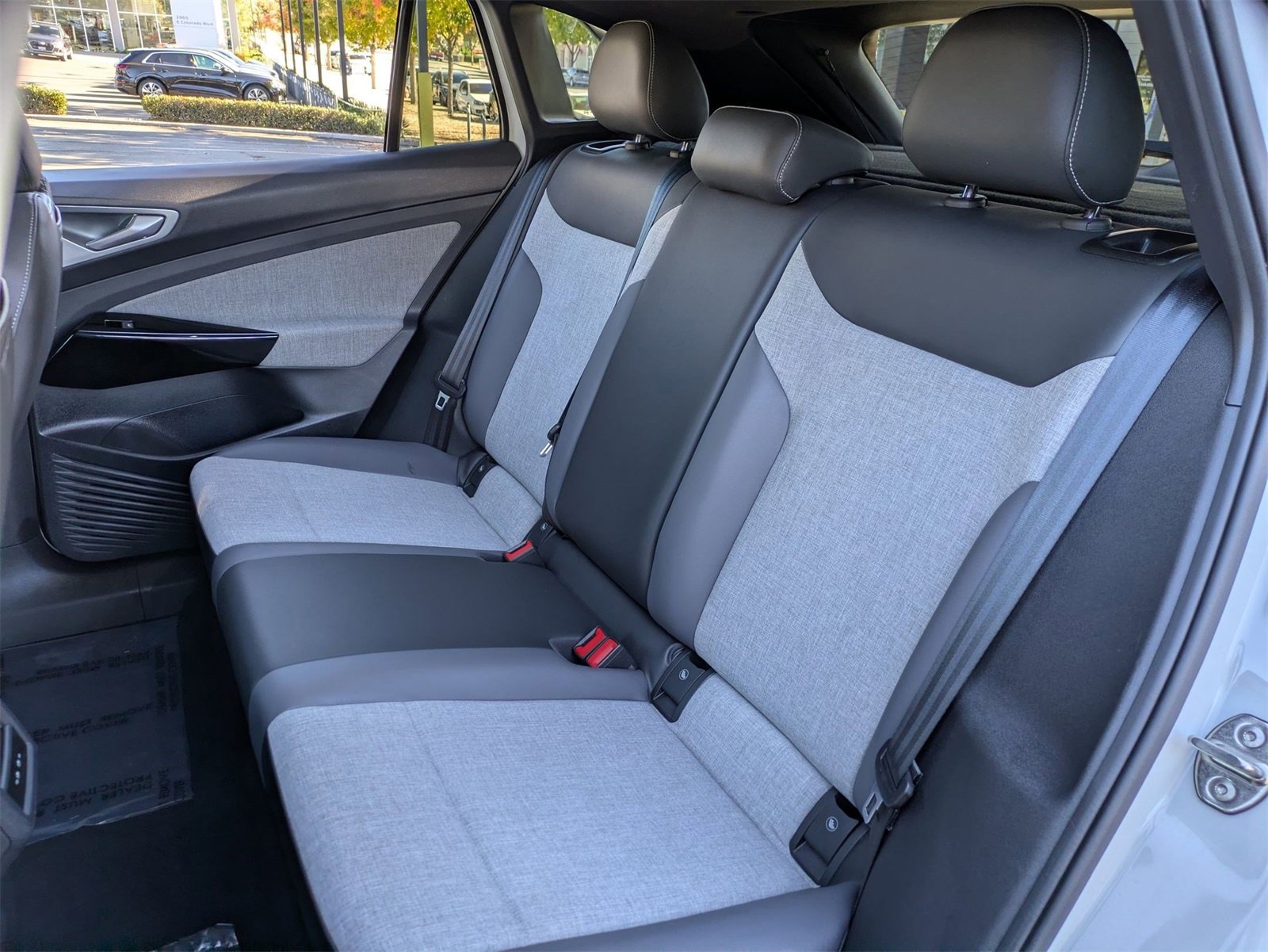 Used 2023 Volkswagen ID.4 Pro image 30