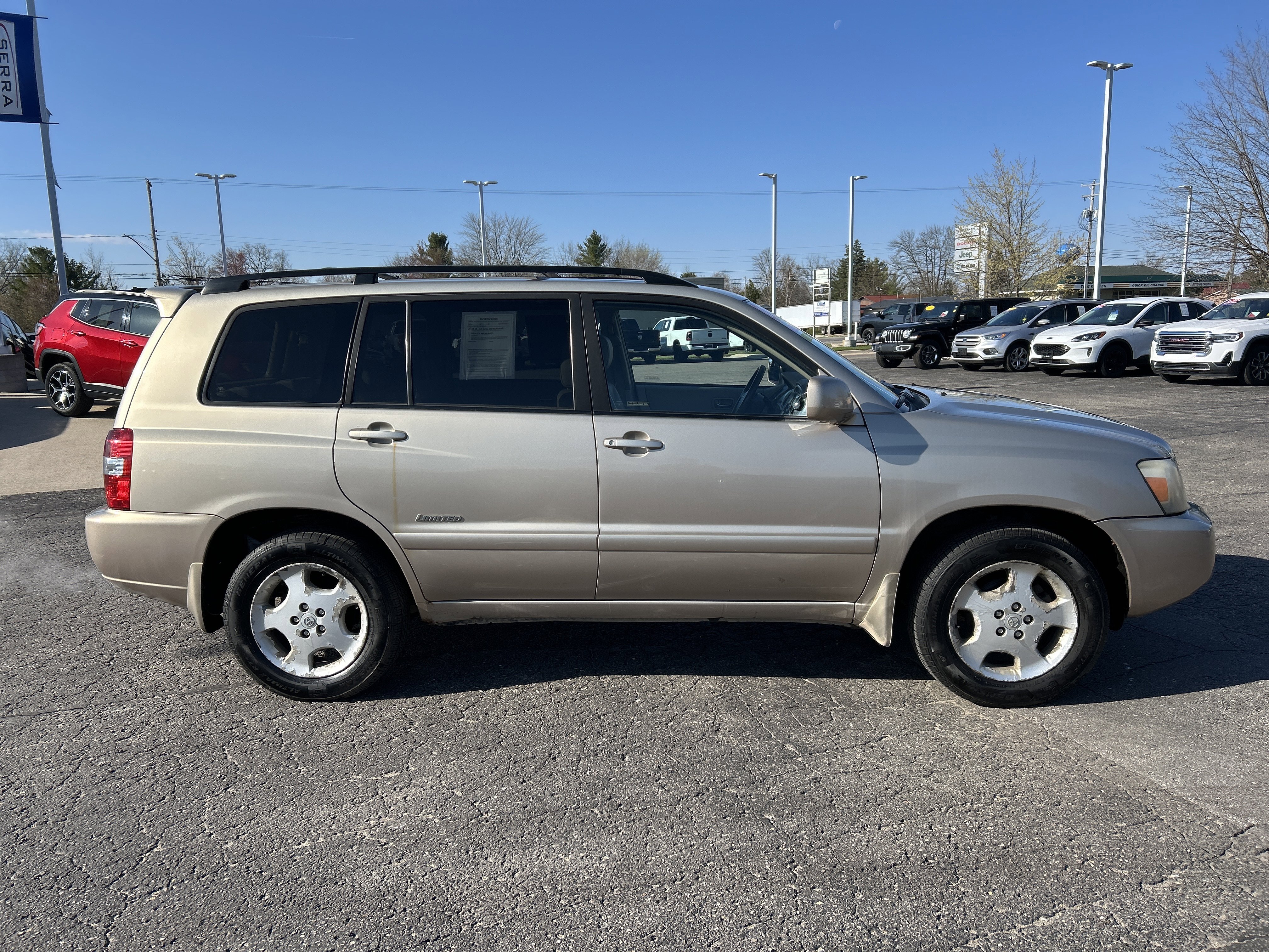 Used 2006 Toyota Highlander 4WD V6 w/ 3rd Row image 3