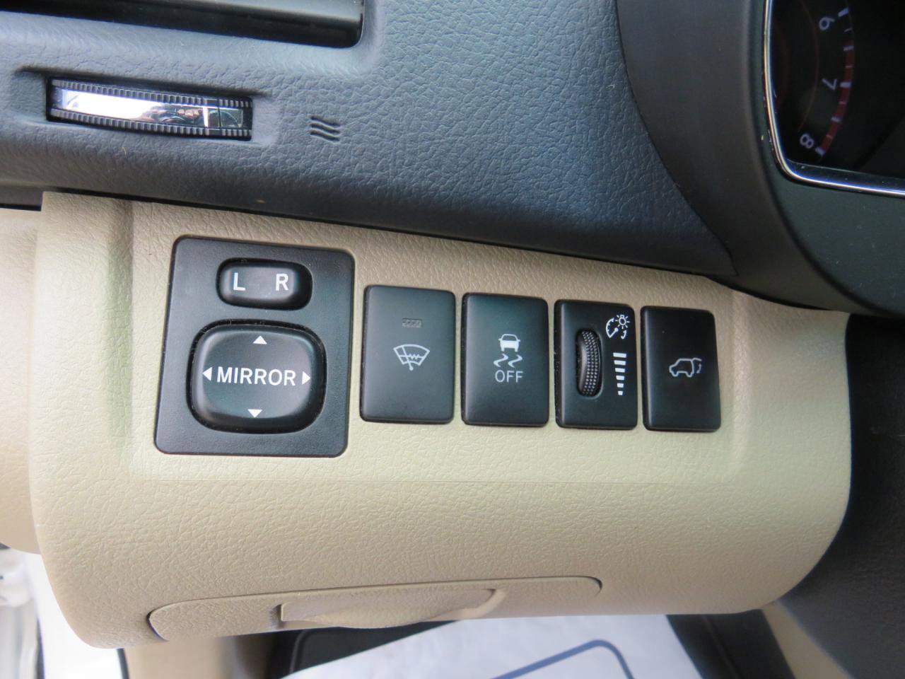 Used 2013 Toyota Highlander Limited FWD image 19
