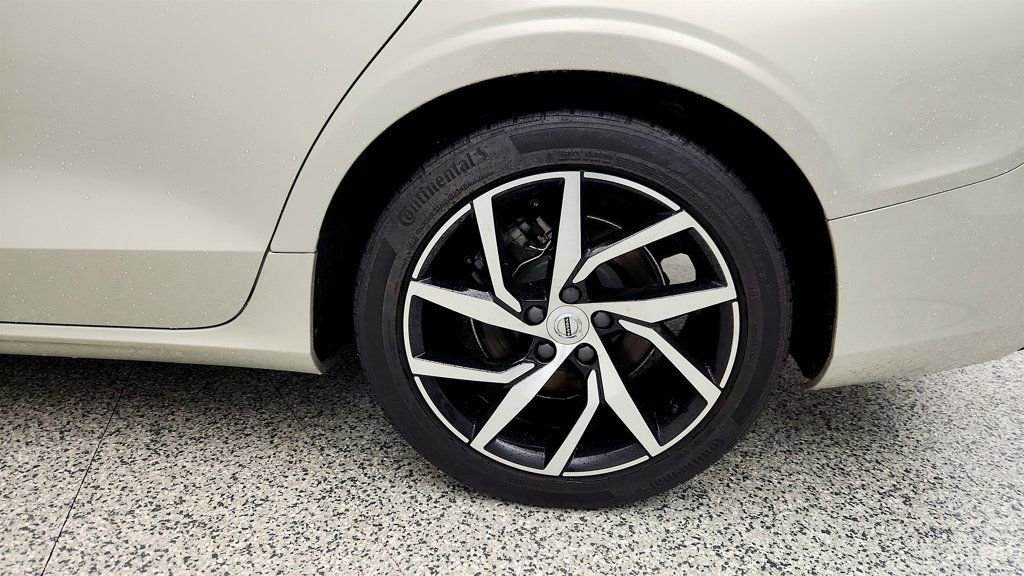 Used 2020 Volvo S60 T5 Momentum w/ Protection Package image 9