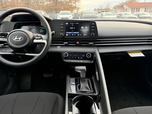 New 2026 Hyundai Elantra Blue image 22