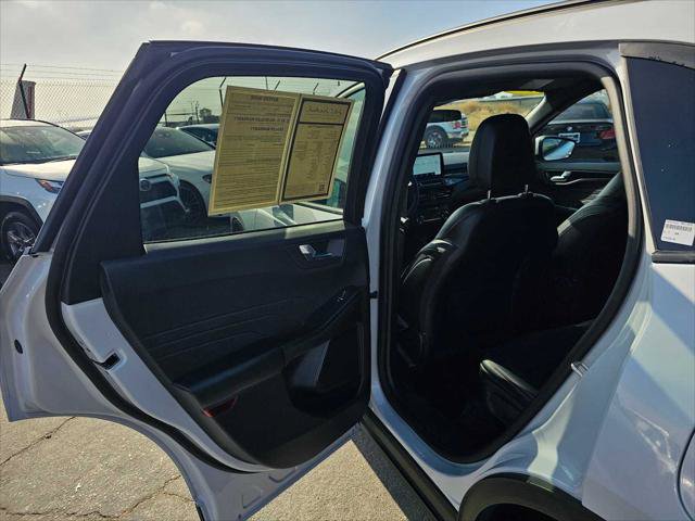Used 2025 Ford Escape ST-Line Select AWD/4WD image 15