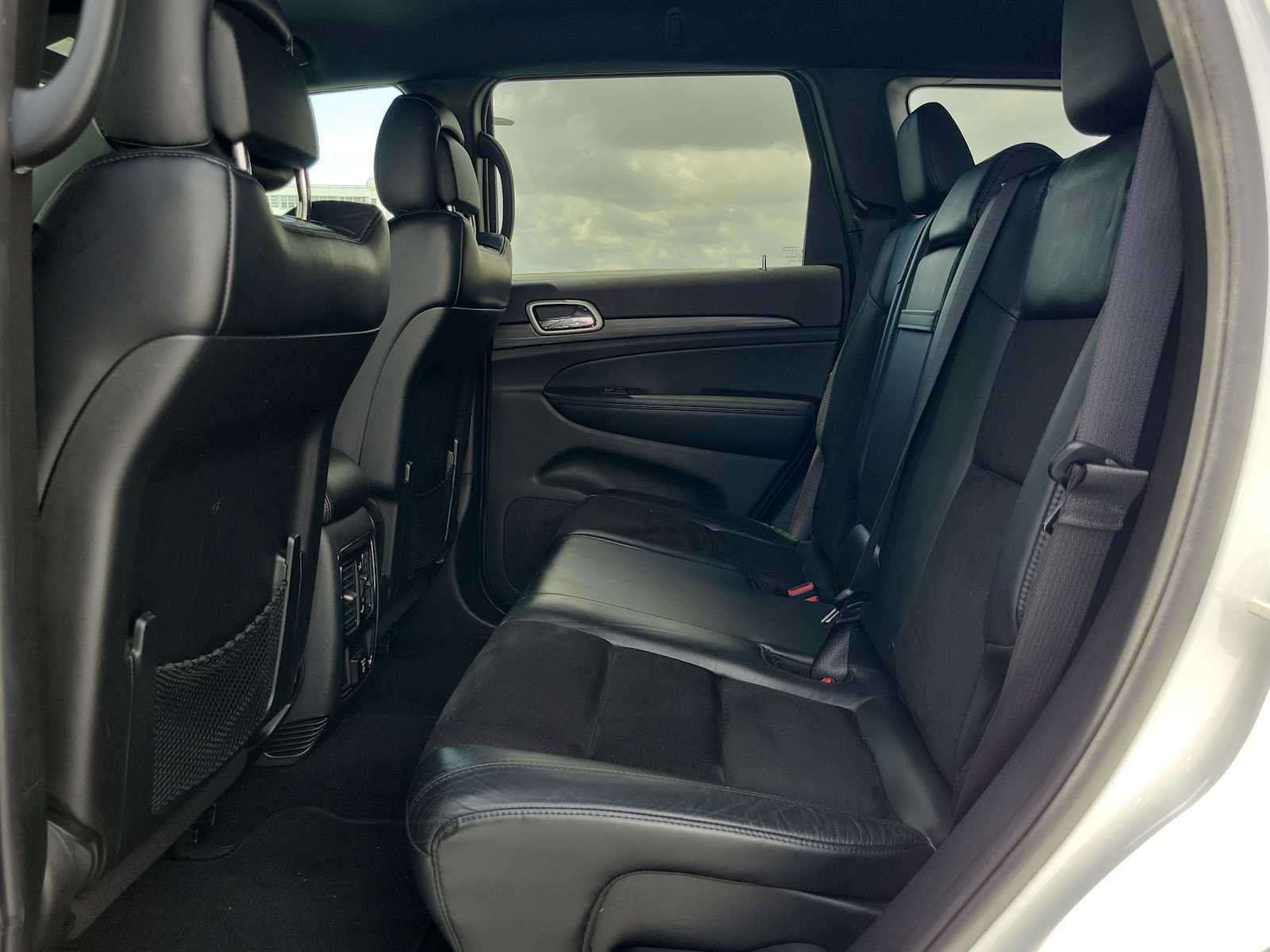 Used 2020 Jeep Grand Cherokee Altitude RWD image 18