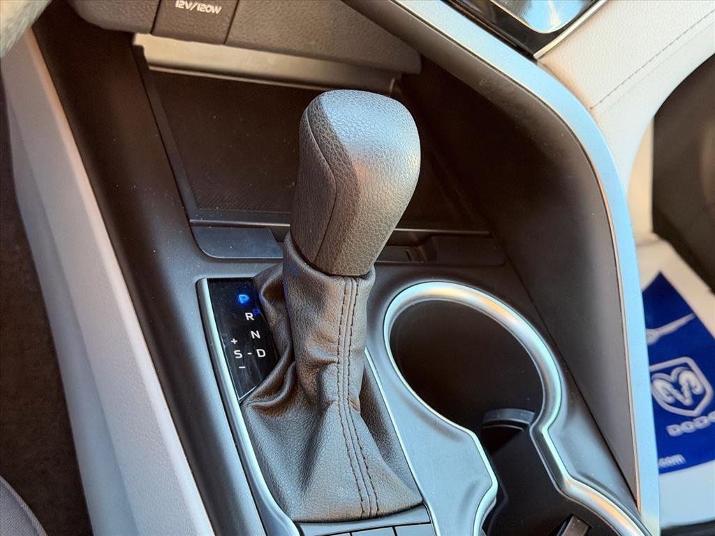 Used 2022 Toyota Camry LE image 19