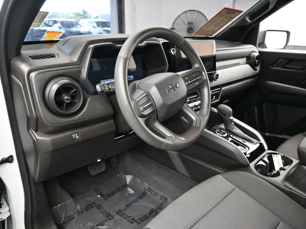 Used 2024 Chevrolet Colorado Trail Boss image 10