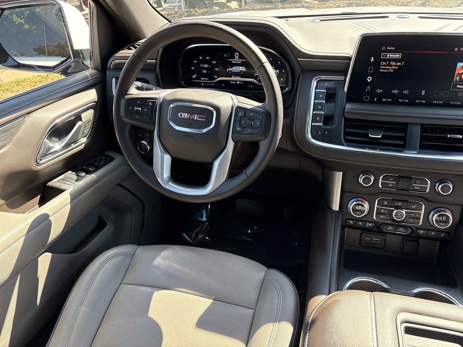 Used 2024 GMC Yukon SLT w/ Max Trailering Package AWD/4WD image 26