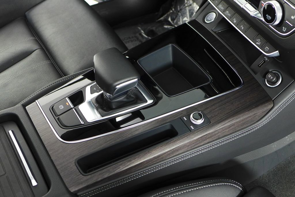 Used 2023 Audi Q5 Prestige w/ Prestige Package image 15