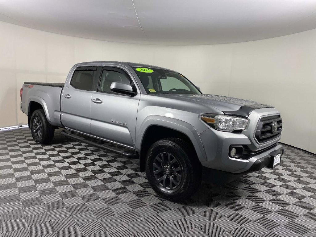 Used 2021 Toyota Tacoma SR5 AWD/4WD image 1