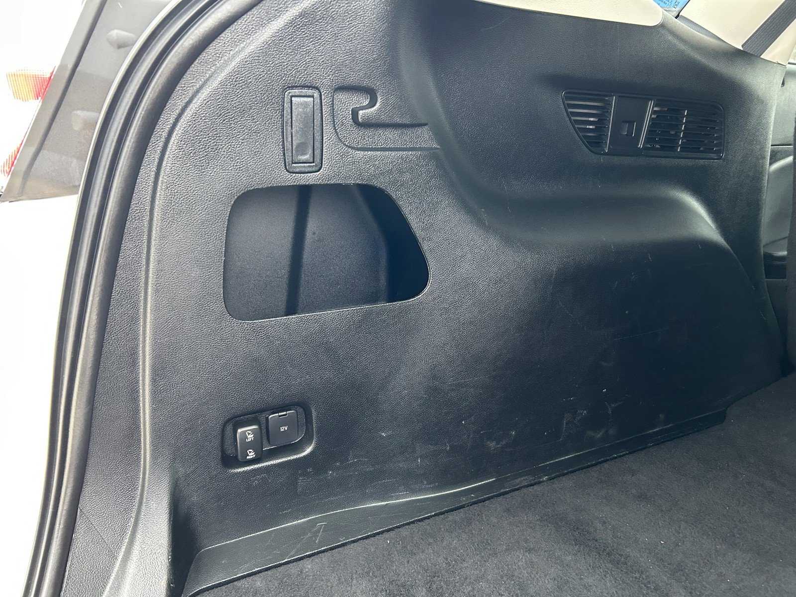 Used 2023 Ford Edge SEL image 17