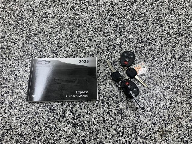 New 2025 Chevrolet Express 3500 Work Van w/ Driver Convenience Package image 19